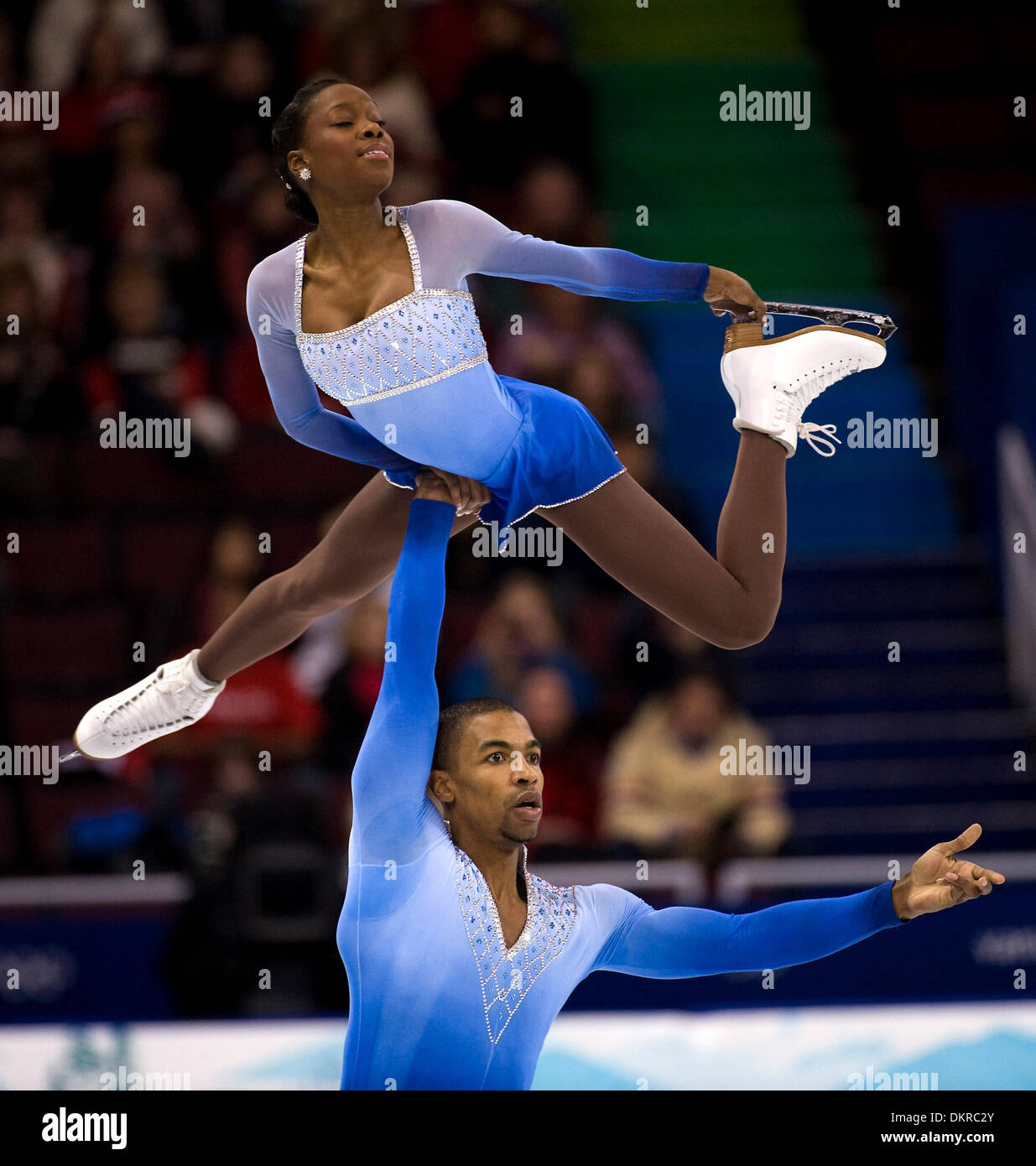 Febbraio 15, 2010 - Vancouver, British Columbia, Canada - Olimpiadi di Pattinaggio di Figura coppie programma libero - Francia la Vanessa James e Yannick Bonheur terminato quattordicesimo nel pattinaggio di figura coppie programma gratuito presso le Olimpiadi Invernali 2010 il 15 febbraio 2010 a Vancouver, British Columbia. (Credito Immagine: © Paul Kitagaki Jr./ZUMApress.com) Foto Stock