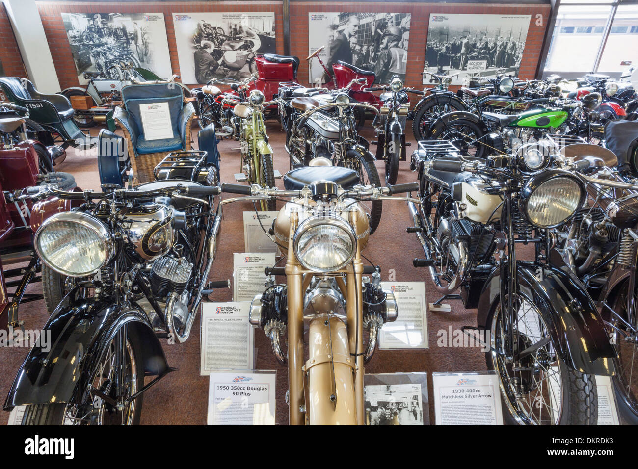 Inghilterra, West Midlands, Birmingham, Solihull, National Motorcycle Museum, Display di moto d'Epoca Foto Stock
