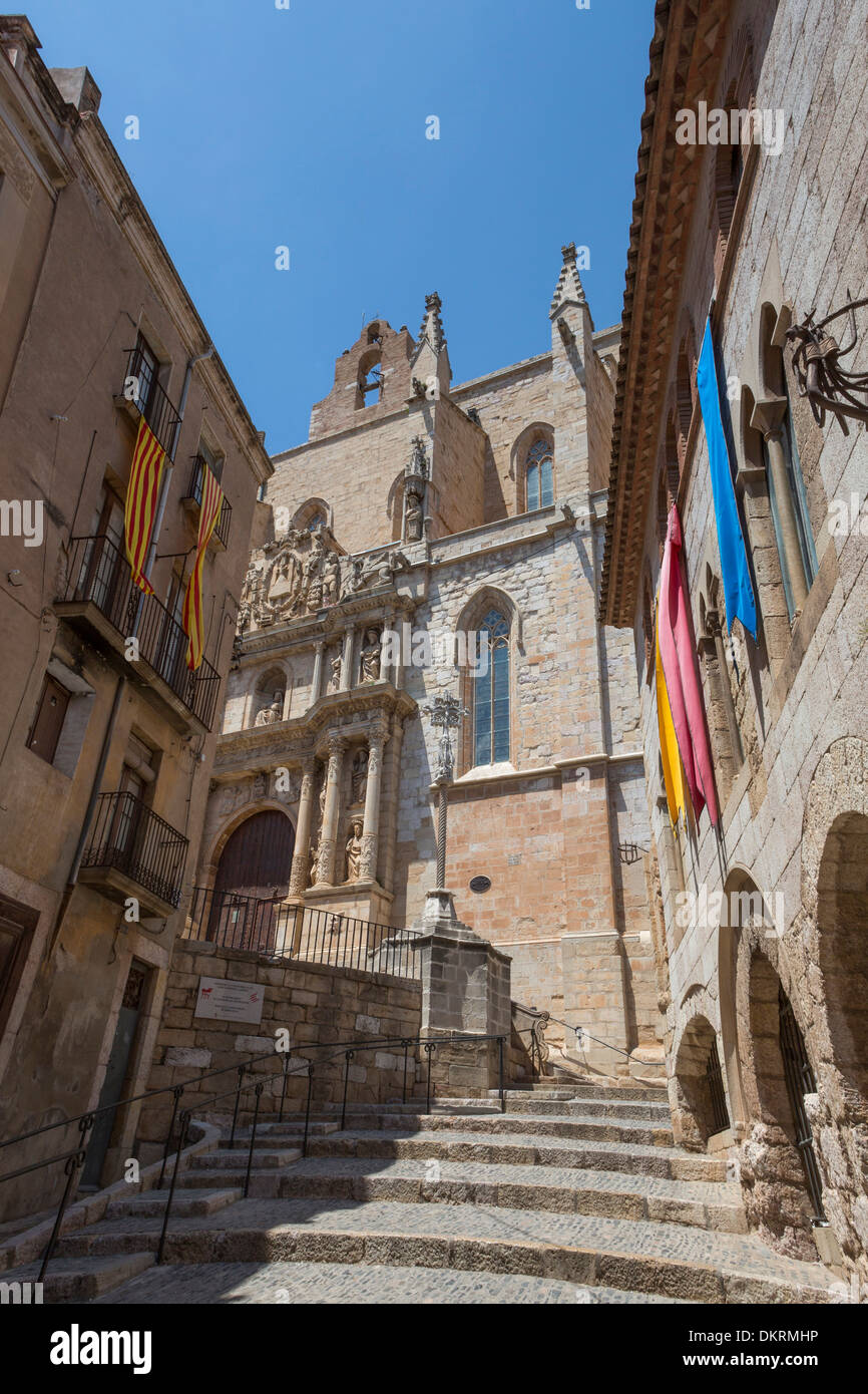 Montblanch Santa Maria la grande architettura Catalogna chiesa gotica di gate storia Spagna medievale in Europa passi street Tarragona Foto Stock