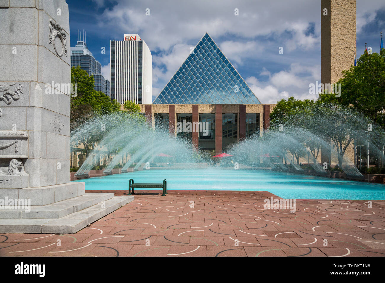 La fontana decorativa e piscina presso il municipio di Edmonton, Alberta, Canada. Foto Stock