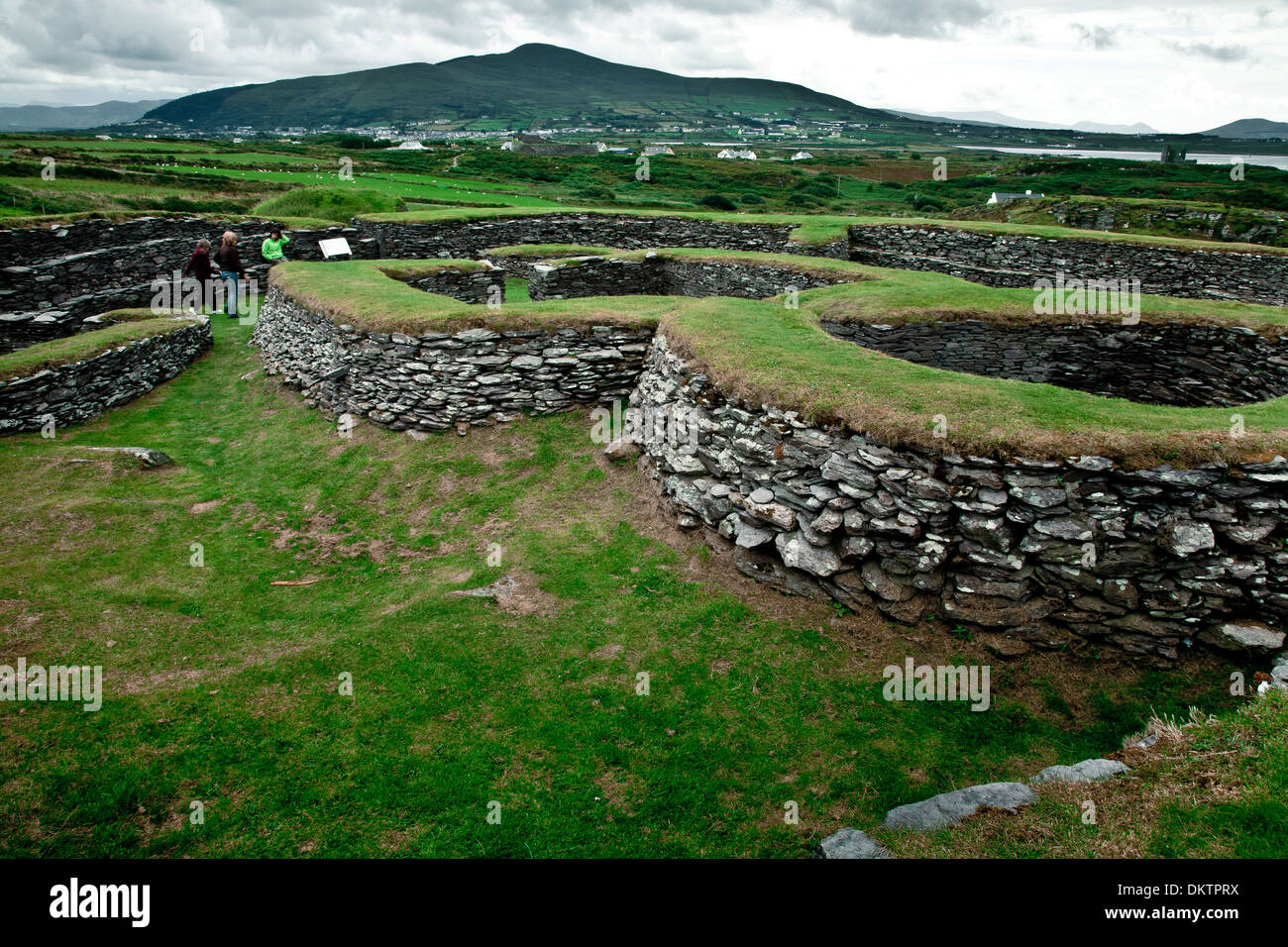 Pietra leacanabuile fort. caherciveen. Anello di Kerry. contea di Kerry, Irlanda, Europa. Foto Stock