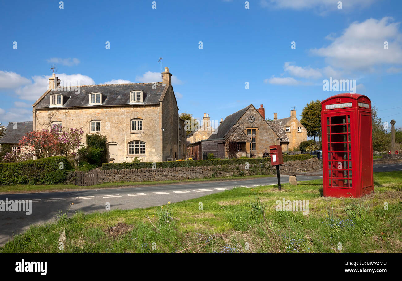 Il grazioso villaggio Costwold di Aston Subedge vicino a Chipping Campden, Gloucestershire, Inghilterra. Foto Stock