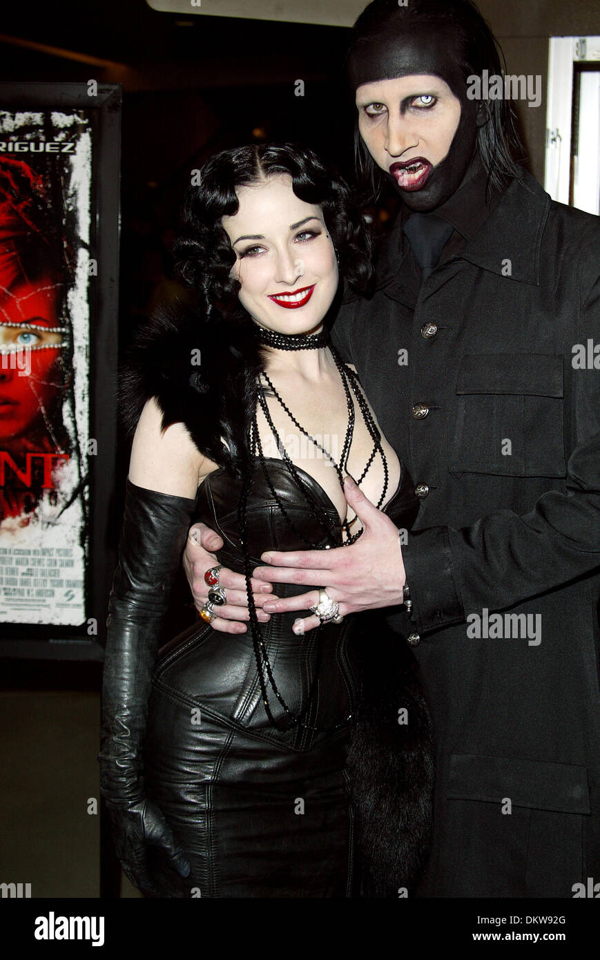 MARILYN Manson e Dita Von Teese.cantante & ragazza, modello.HOLLYWOOD LOS ANGELES, Stati Uniti d'America.12/03/2002.LA961 Foto Stock