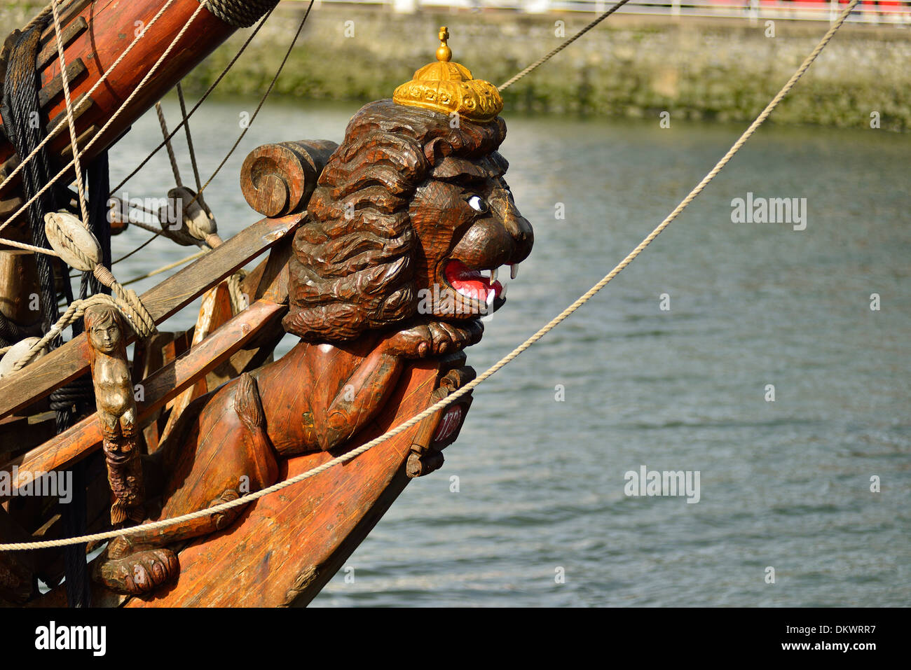 Dettaglio della replica della fregata russa 'Shtandart' che lo zar Pietro il Grande costruito nel 1703, Bilbao, Biscaglia,Paese Basco Foto Stock