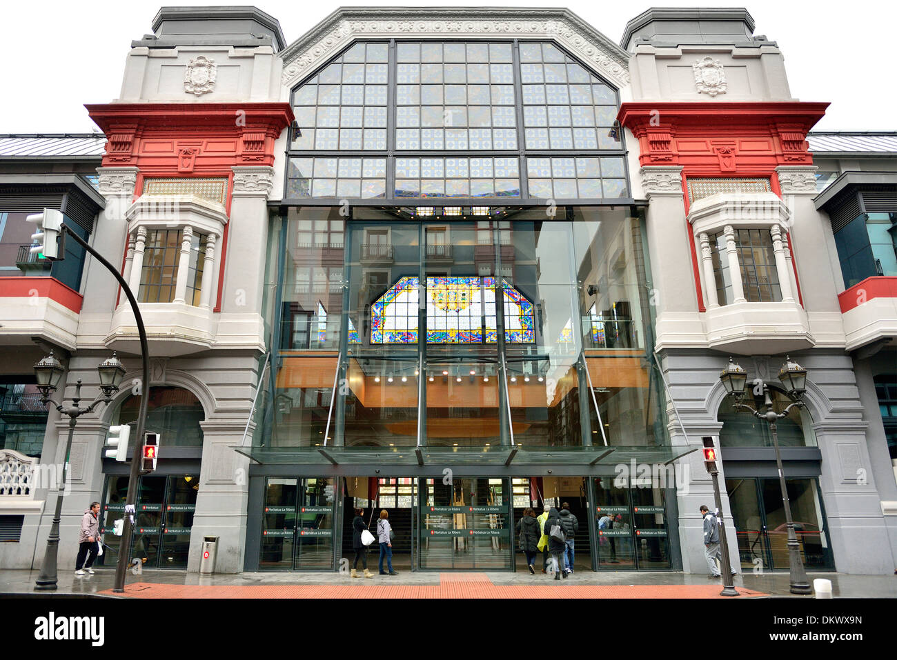 Il Mercado de la Rivera (Riverside mercato), Bilbao, Biscaglia, Paesi Baschi, Spagna, Europa Foto Stock