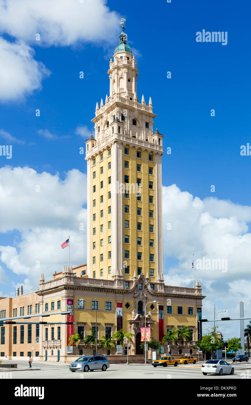 La libertà torre sulla Biscayne Boulevard in downtown Miami, Florida, Stati Uniti d'America Foto Stock