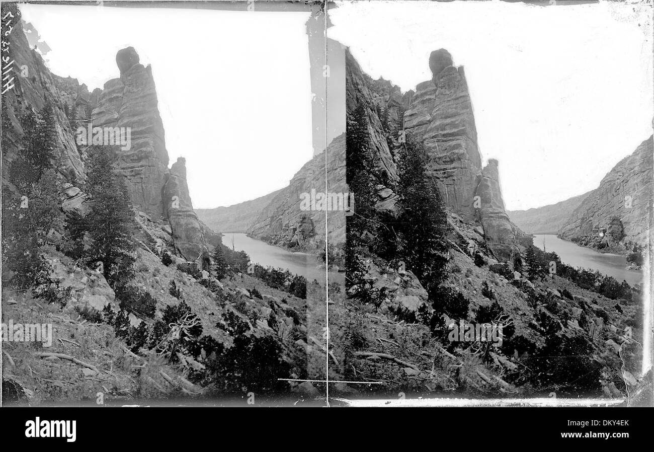 Una vista storica del Green River, con Chimney Rock e vari altri luoghi di interesse. Gli anni dal 1871 al 1878 si riferiscono a un periodo di importanza storica della zona, con marcature che indicano siti storici di rilievo. Foto Stock