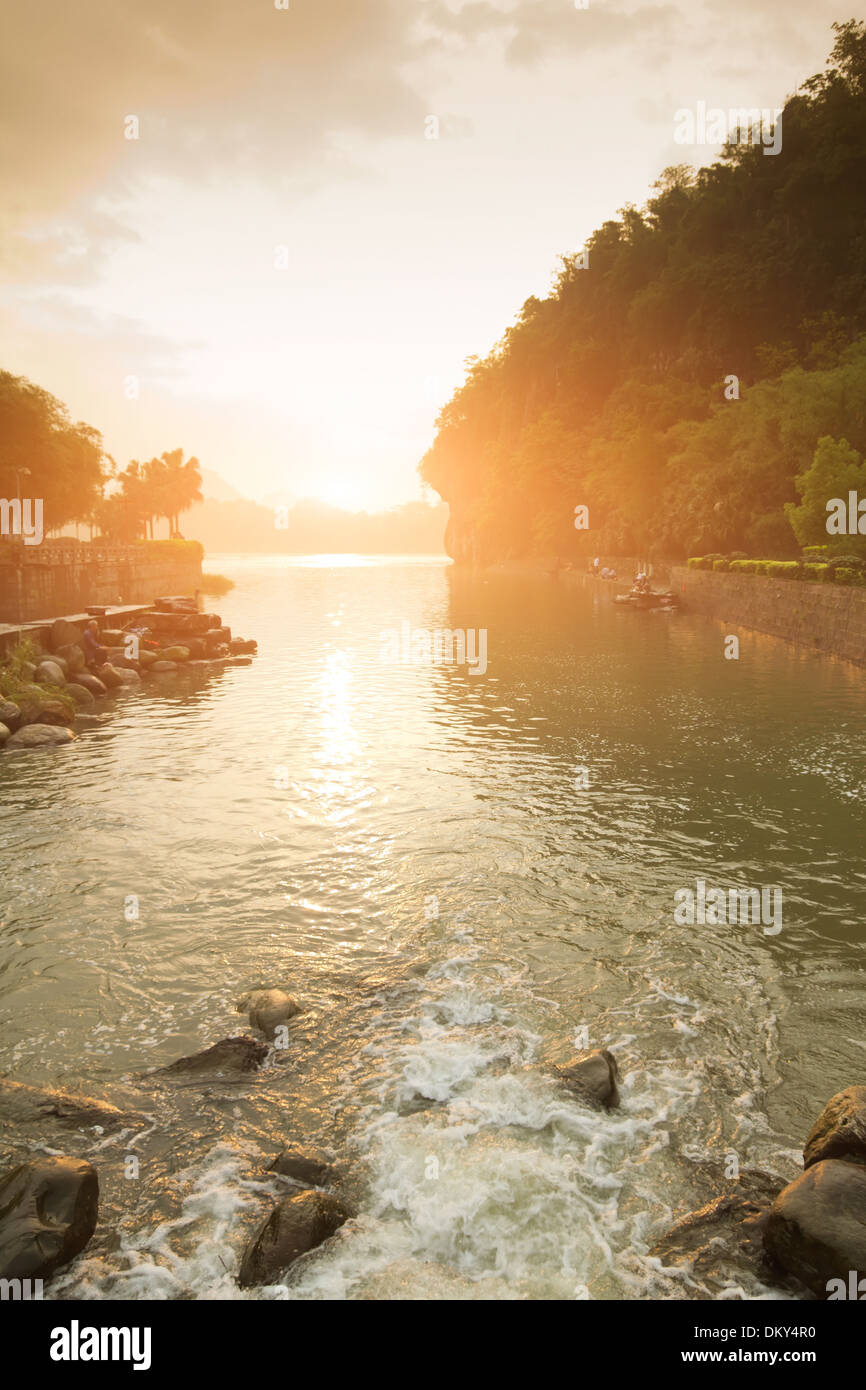 Misty sunrise in Guilin Guangxi Cina Foto Stock