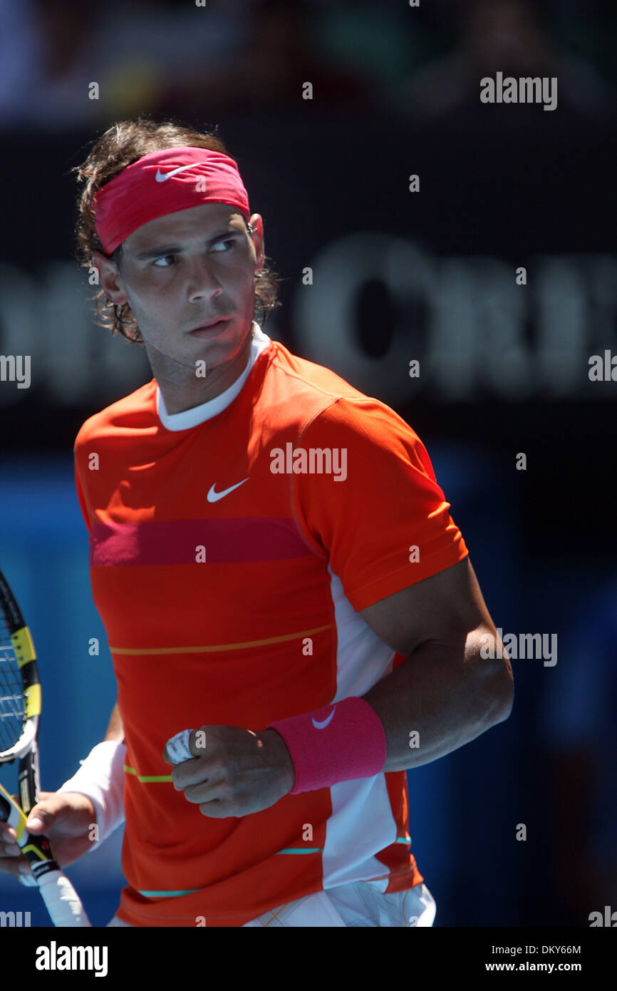 Jan 20, 2010 - Melbourne, Victoria, Australia - giocatore di tennis Rafael Nadal (ESP) sconfigge LUKAS LACKO (SVK) in retta fissa 6-2, 6-2, 6-2 durante il turno di un azione sul Giorno 3 della Australian Open 2010. (Credito Immagine: © MM Immagini/ZUMA Press) Foto Stock