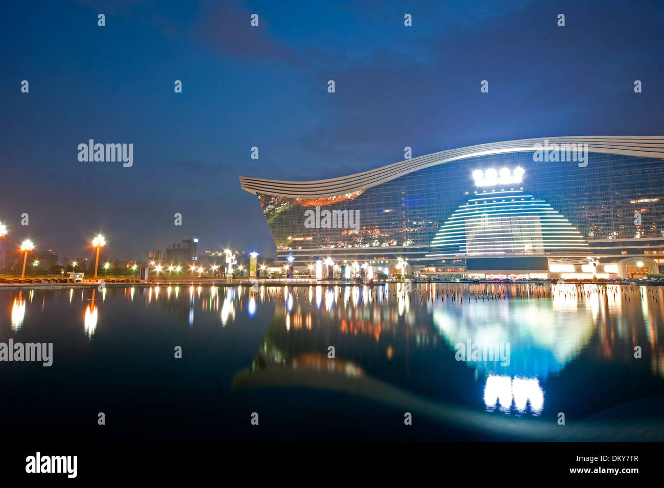 Centro globale a Chengdu, Cina notte Foto Stock