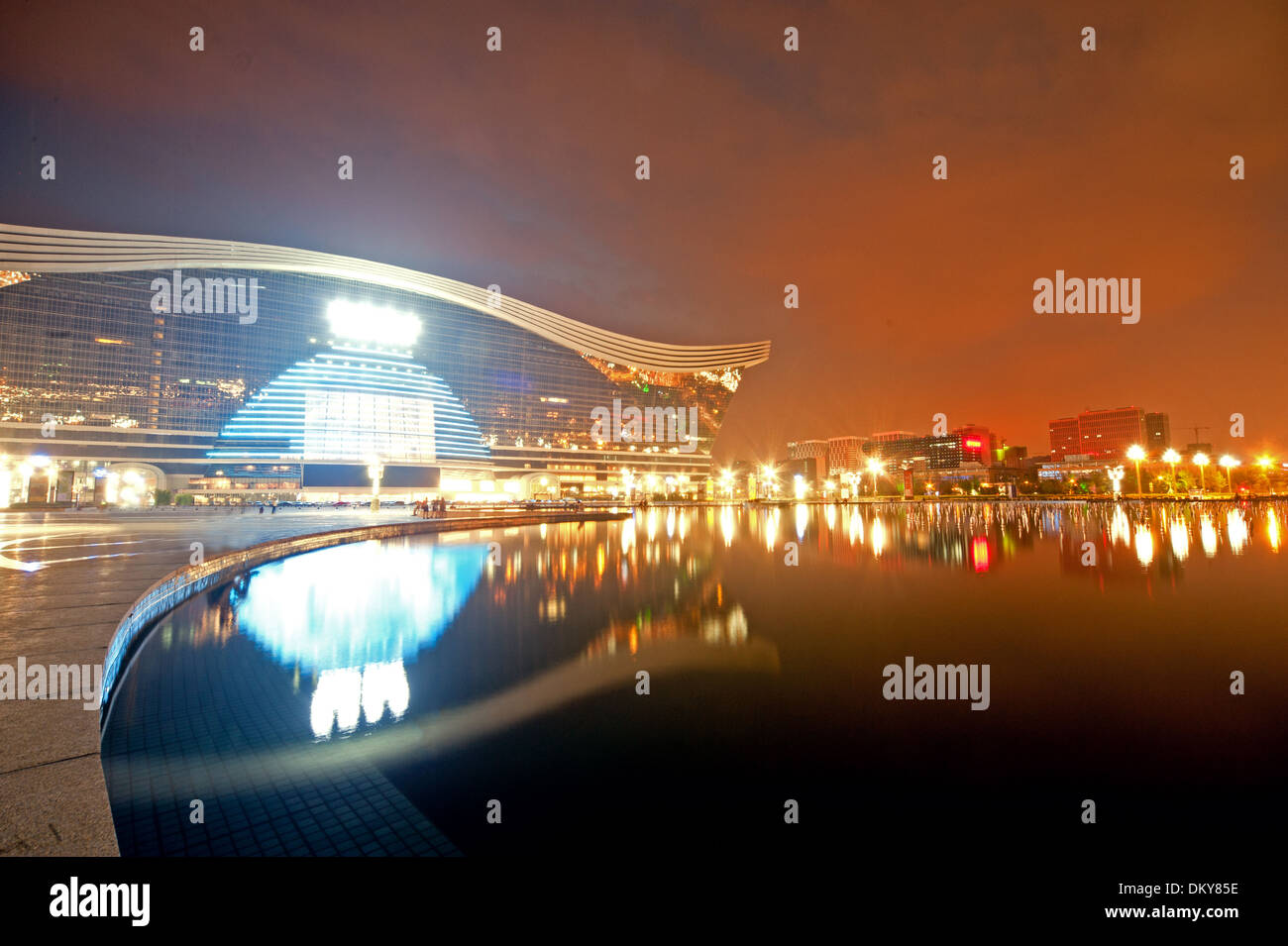 Centro globale a Chengdu, Cina notte Foto Stock