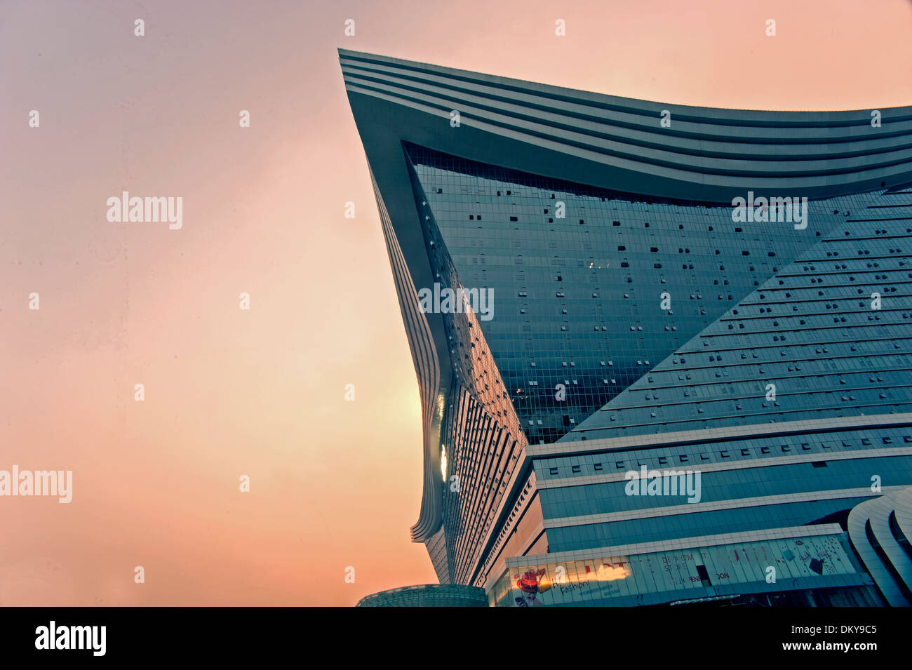 Centro globale a Chengdu, Cina notte Foto Stock