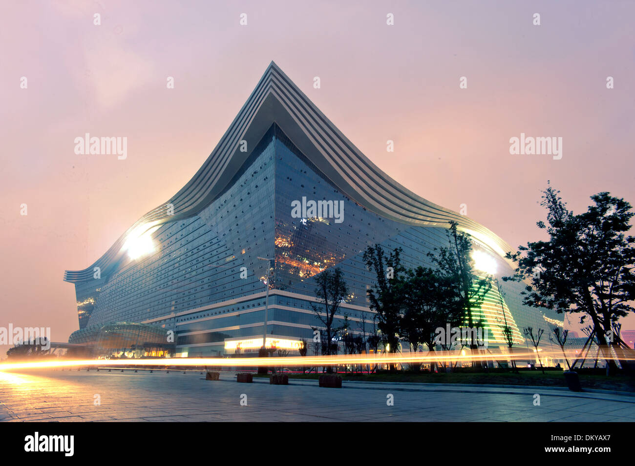 Centro globale a Chengdu, Cina notte Foto Stock