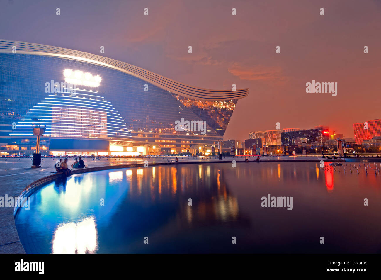 Centro globale a Chengdu, Cina notte Foto Stock