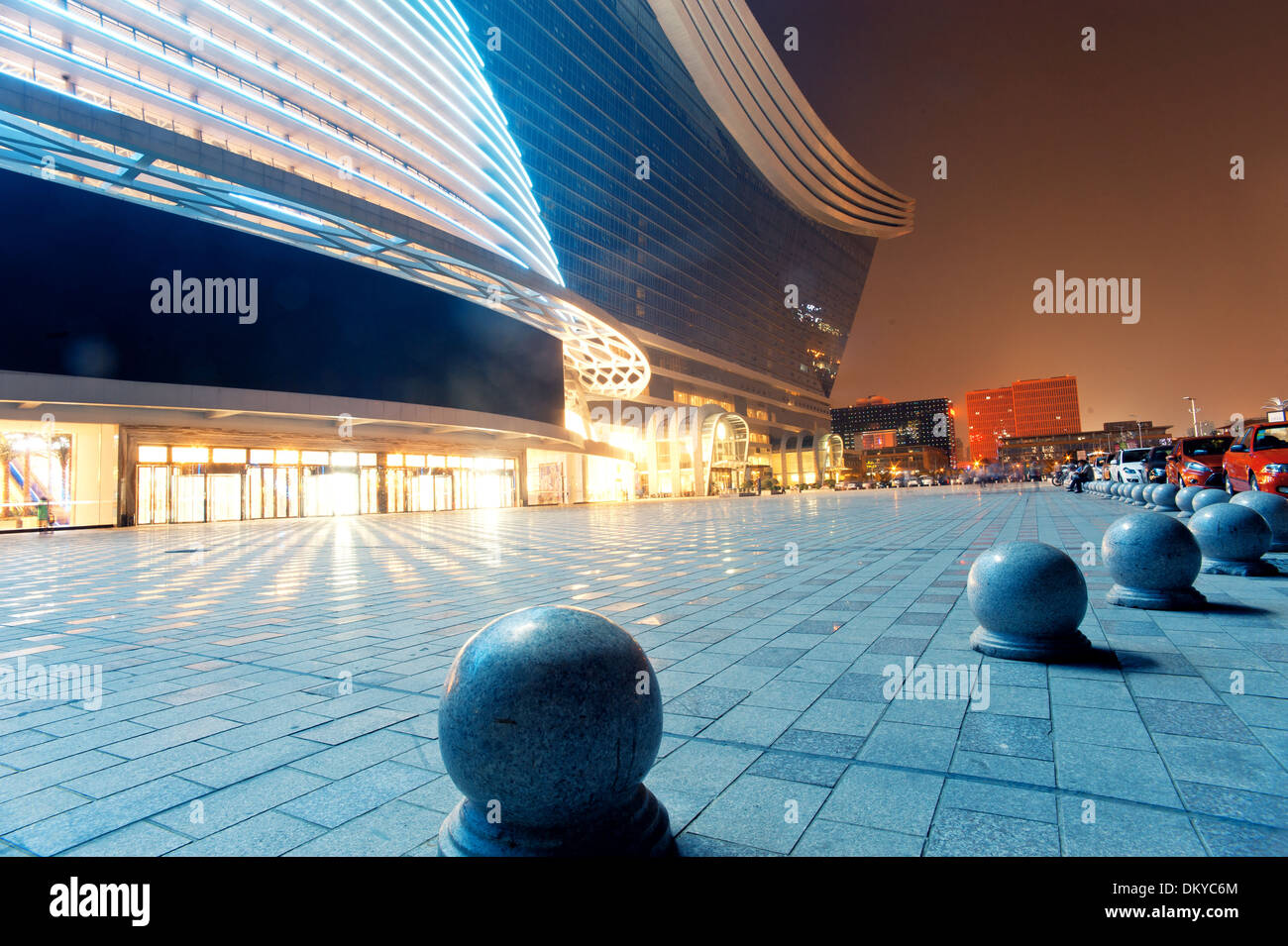 Centro globale a Chengdu, Cina notte Foto Stock