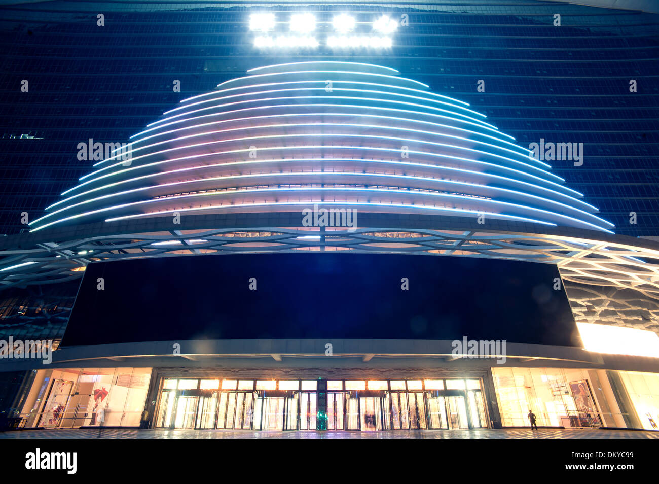 Centro globale a Chengdu, Cina notte Foto Stock