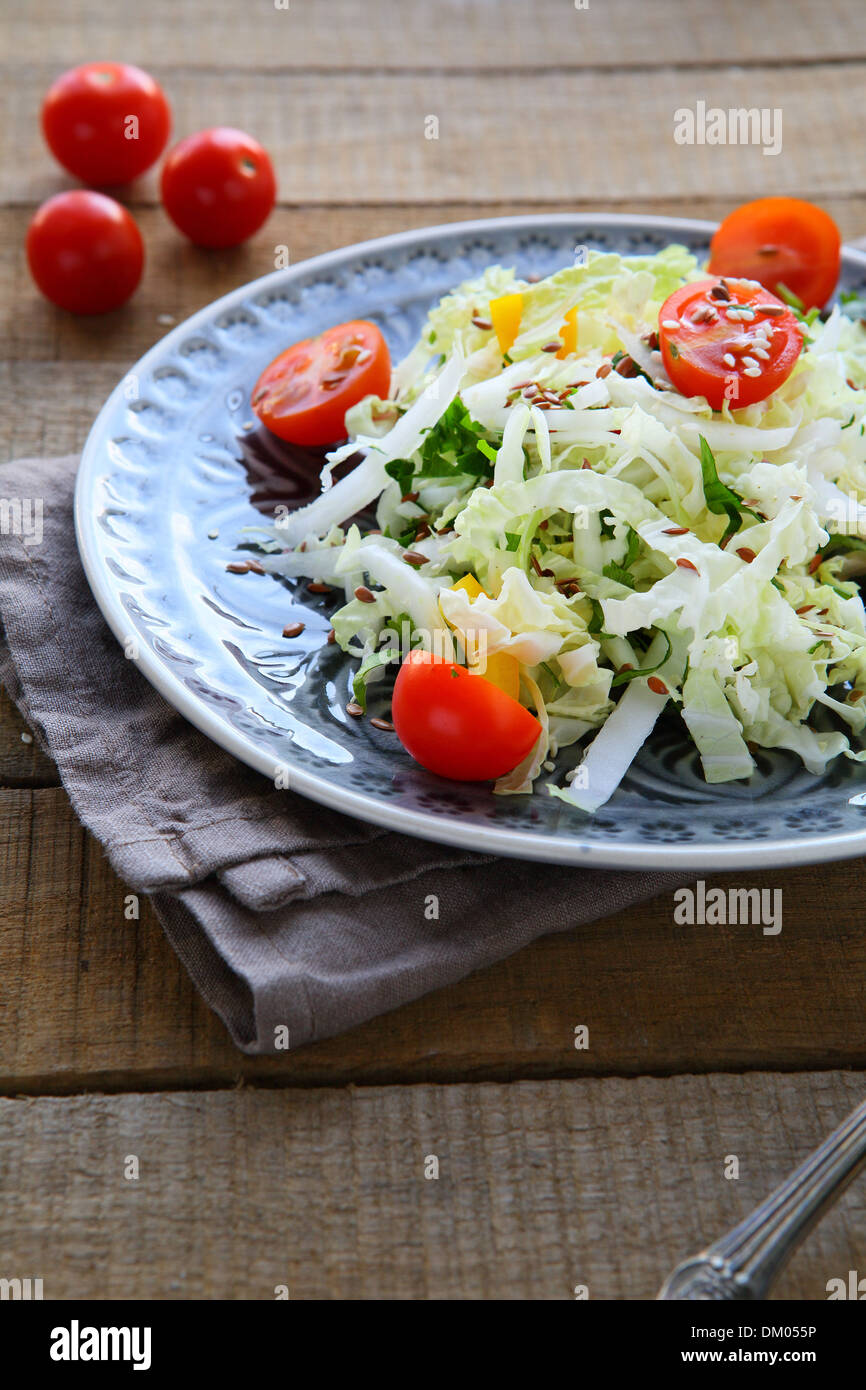 Insalata croccante con verdure, cibo closeup Foto Stock