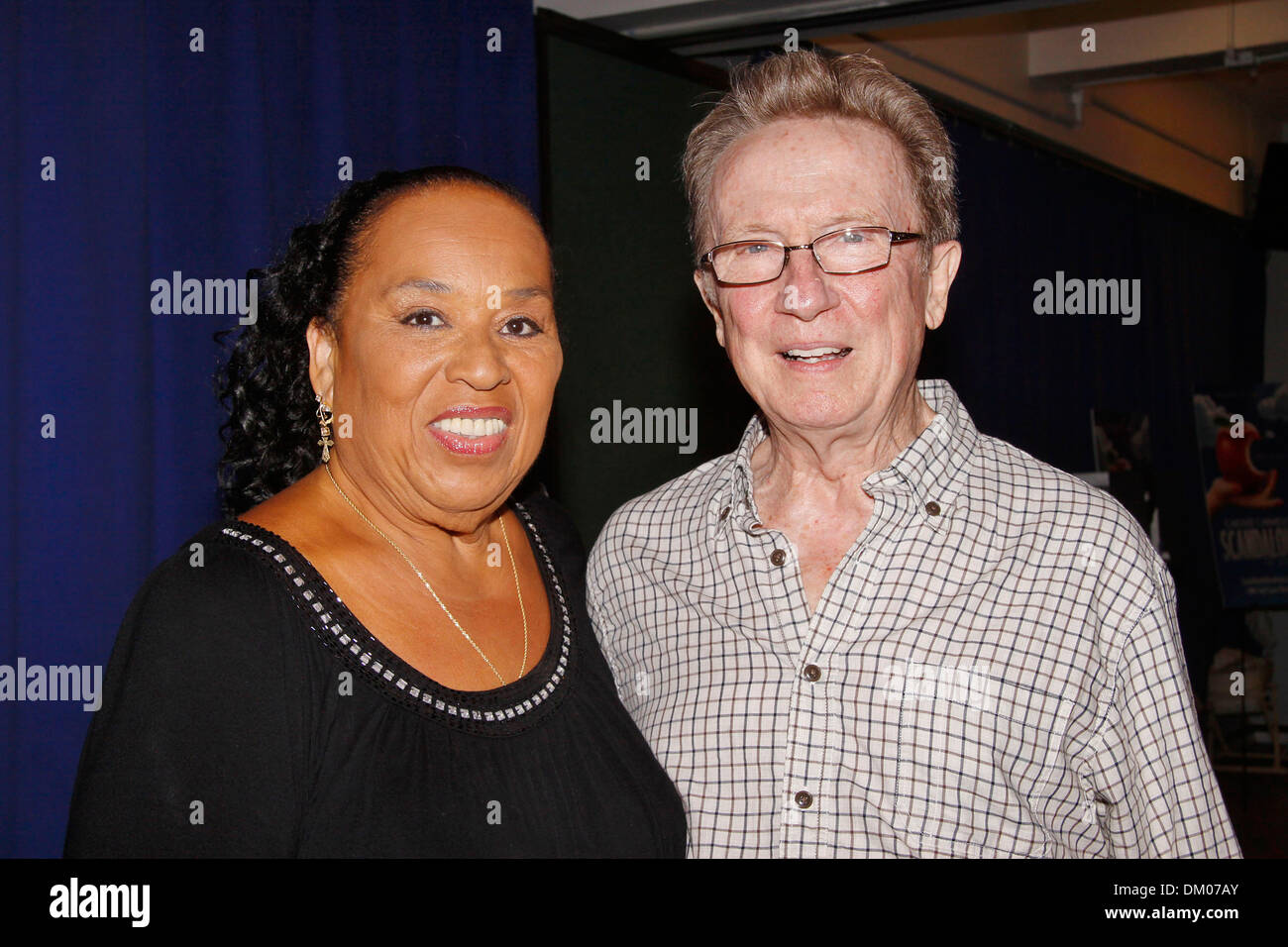 Roz Ryan e George Hearn per partecipare ad un incontro e saluto con cast e team creativo del musical di Broadway 'Scandalous: Vita e Foto Stock