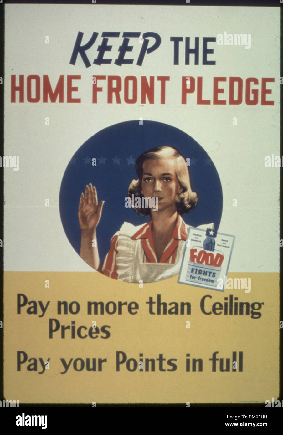 Questo poster propagandistico della seconda guerra mondiale incoraggia gli americani a seguire le linee guida sui prezzi e il razionamento al fine di sostenere lo sforzo bellico. Sottolinea l'importanza di rispettare i limiti per i prezzi e gli acquisti tenendo conto della produzione bellica. Foto Stock