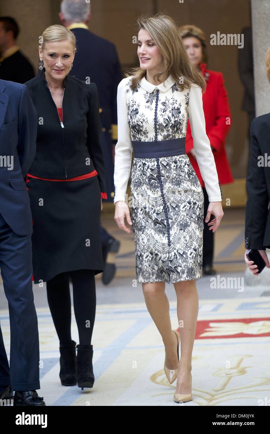 Madrid, Spagna. Decimo Dec, 2013. La principessa Letizia di Spagna offre belle arti medaglie d oro al Palacio de El Pardo su dicembre 10, 2013 a Madrid Credit: Jack Abuin/ZUMAPRESS.com/Alamy Live News Foto Stock