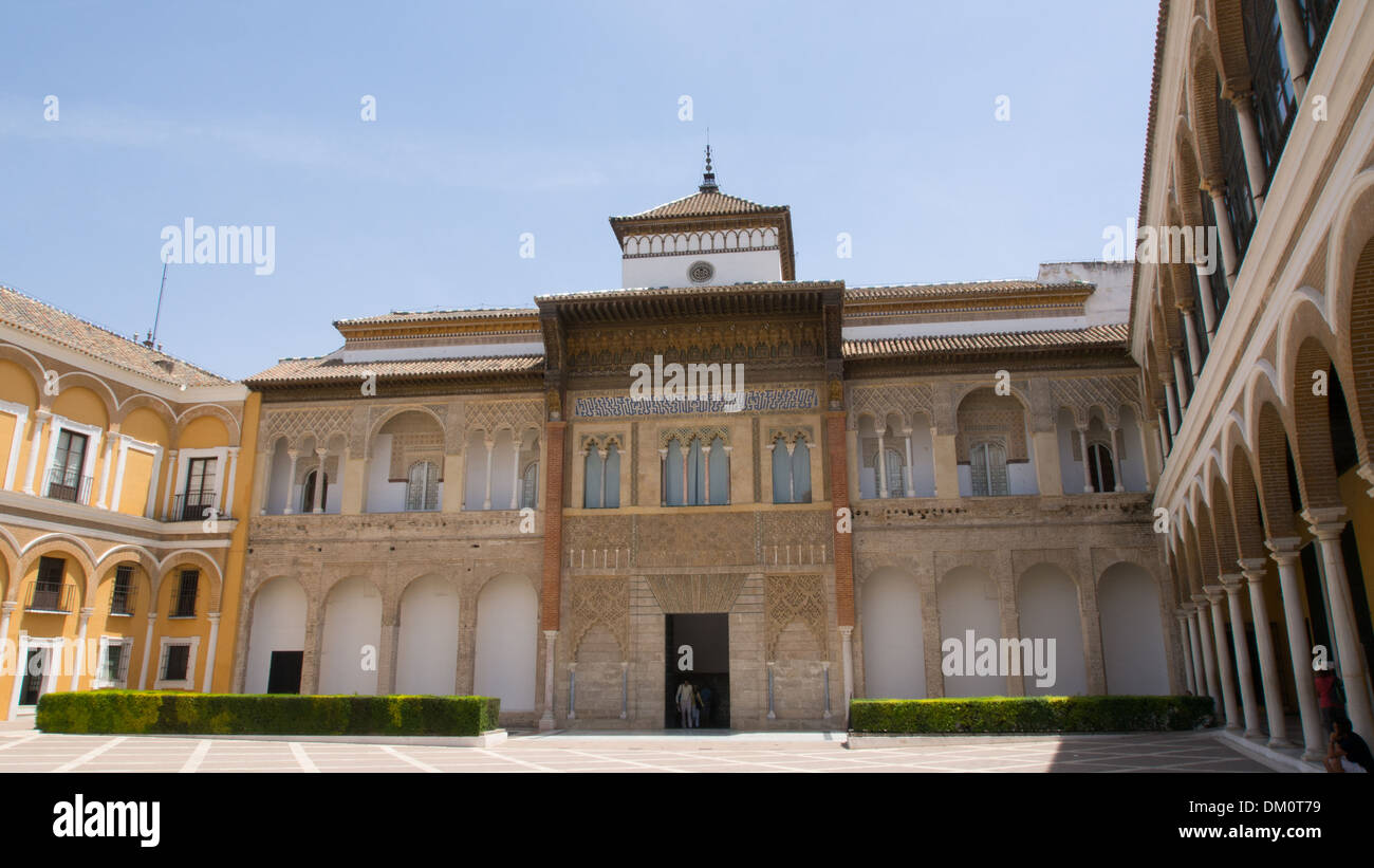 La facciata della Pietro di Palazzo Castiles nell'Alcazar (Palazzo Reale), Siviglia, in Andalusia, Spagna. Foto Stock