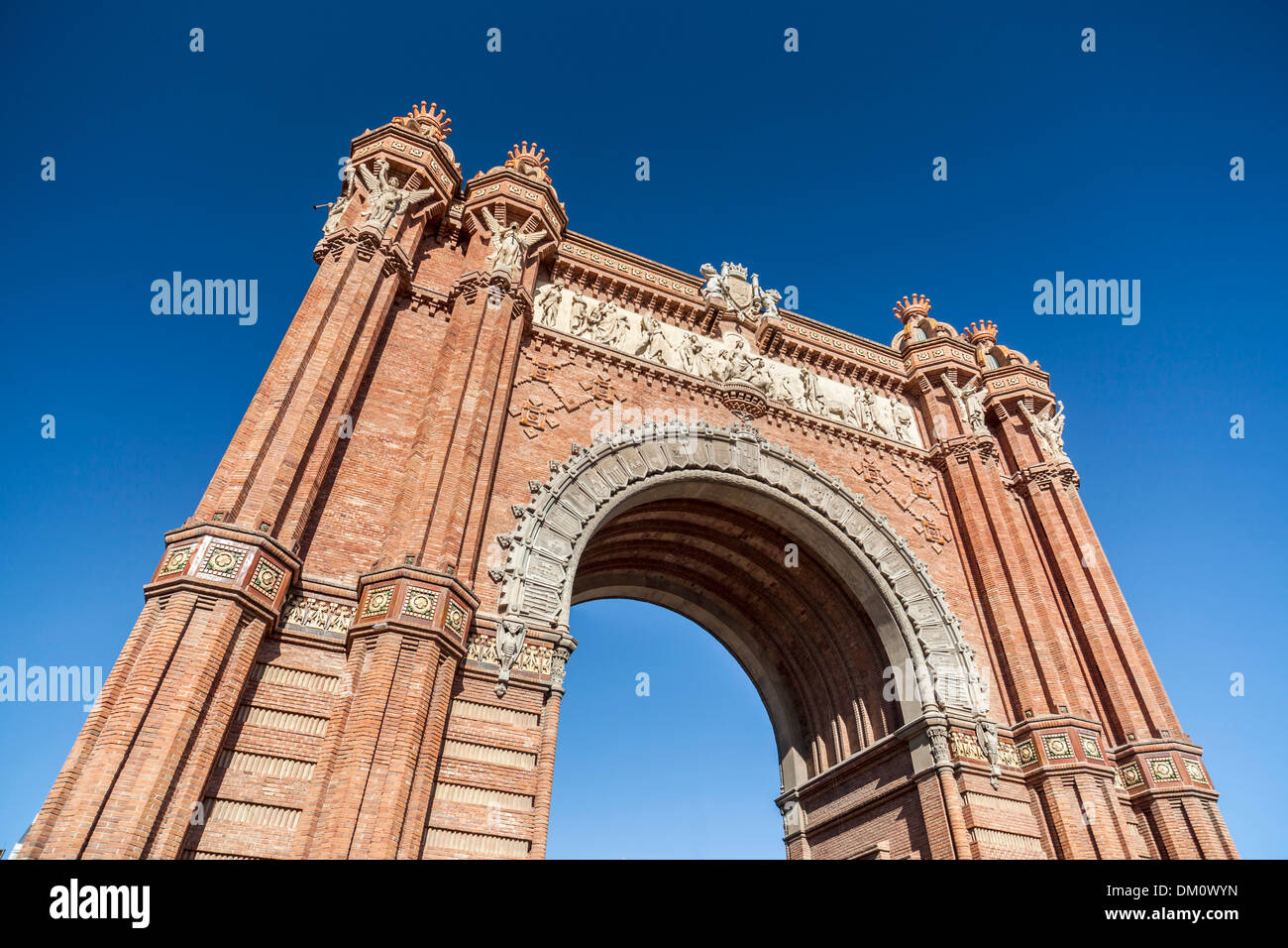 Arc de Triomf,Barcellona. Progettato da Josep Vilaseca i Casanovas. Costruito come la porta di accesso principale per il 1888 Barcellona Fiera Mondiale Foto Stock