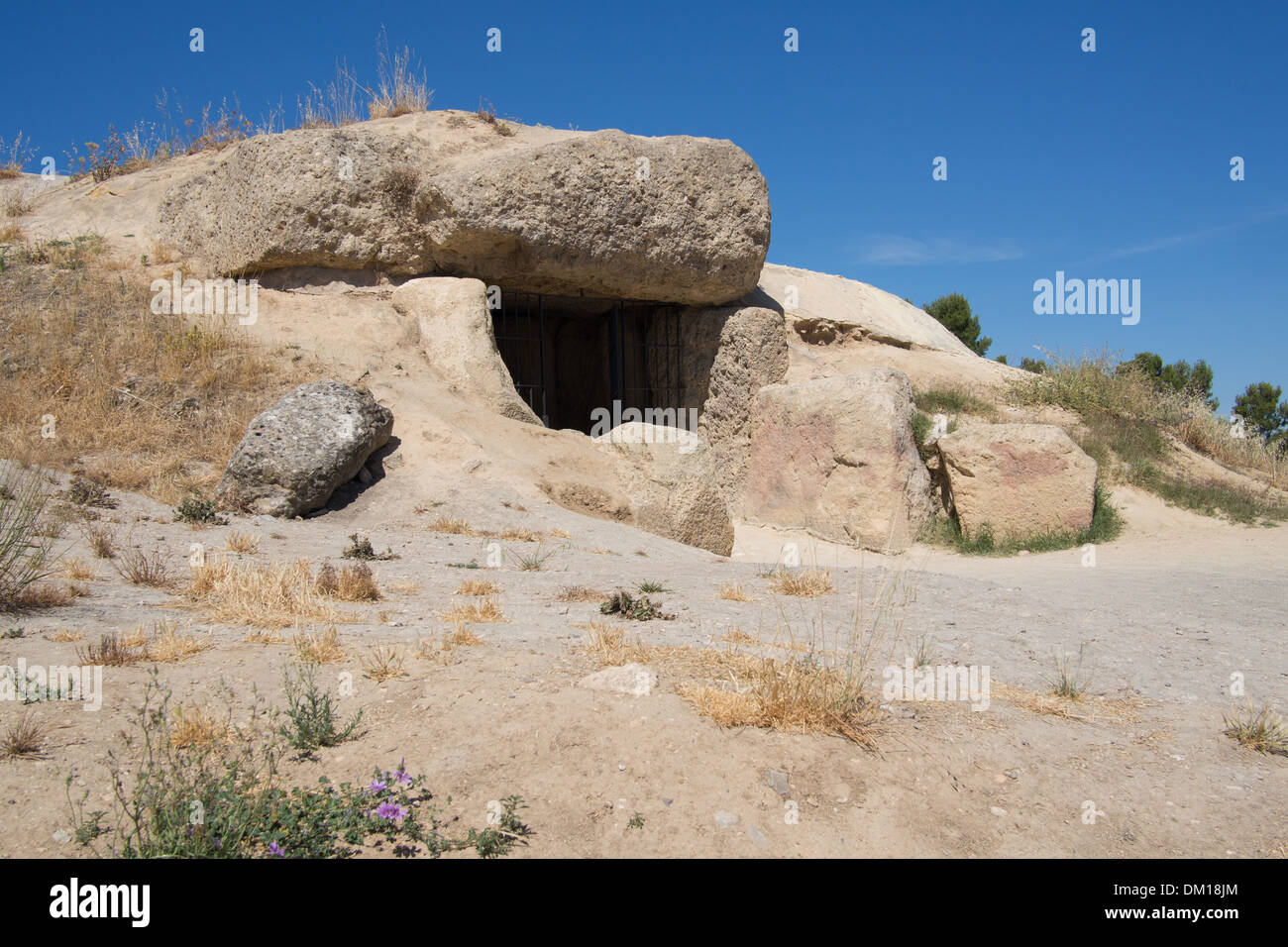 'Dolmen' antica struttura vicino a Antequera, Andalusia, Spagna Foto Stock