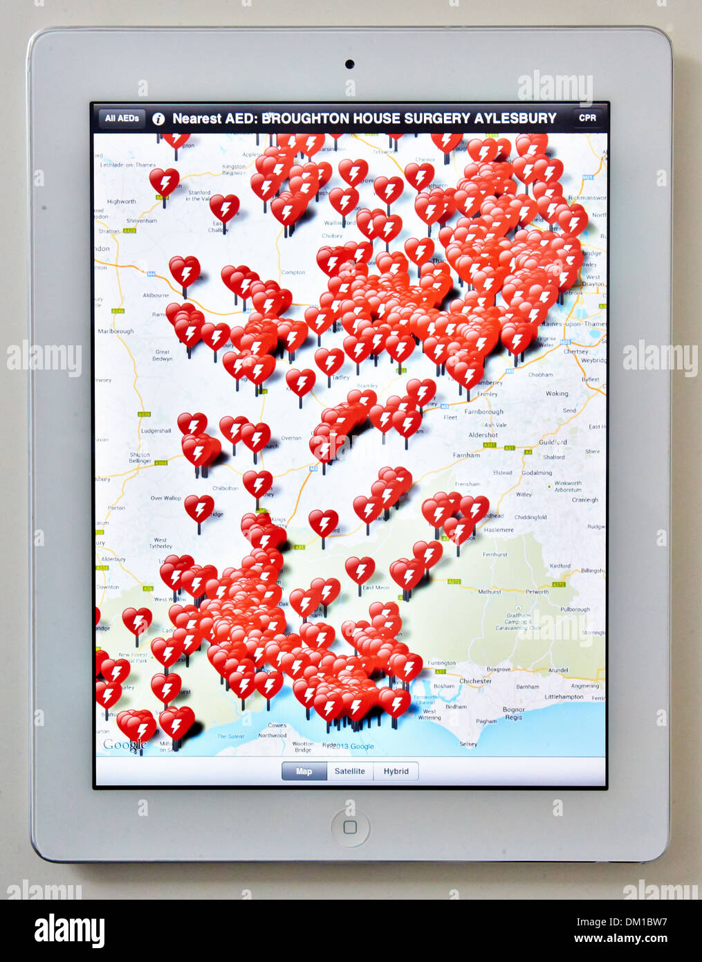 Screenshot del defibrillatore semiautomatico (AED) Locator App su un iPad creato da South Central servizio ambulanza Foto Stock