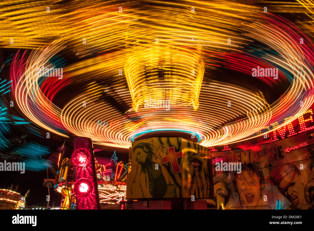 Un divertimento guidare di notte al Gwinnett County Fair in Georgia. Foto Stock