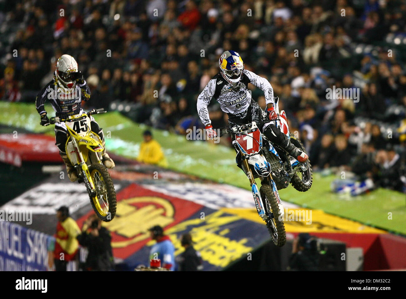 1 M di James Stewart e #45 Austin Stroupe L volare alto avvicinandosi girare a nove combattendo per posizione durante una manche di qualificazione (credito Immagine: © Tony Leon/Southcreek globale/ZUMApress.com) Foto Stock