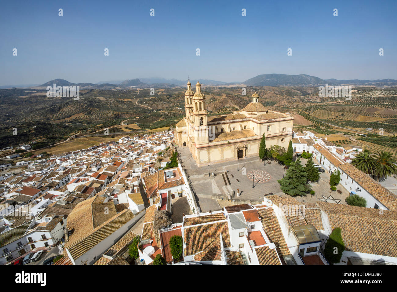 Cadice, incarnazione, Olvera, Andalusia, castello, chiesa, villaggio, pueblo, skyline, Spagna Foto Stock