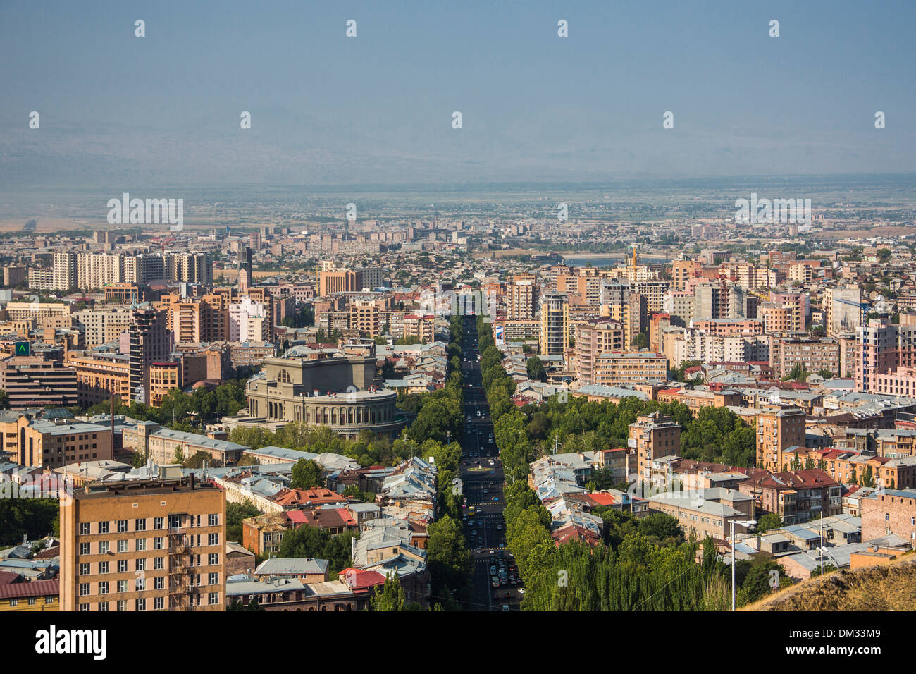 Armenia, Caucaso meridionale, Caucaso, Eurasia, Mestrop Mashtots, Opera House, Yerevan, avenue, Città, panorama, skyline Foto Stock