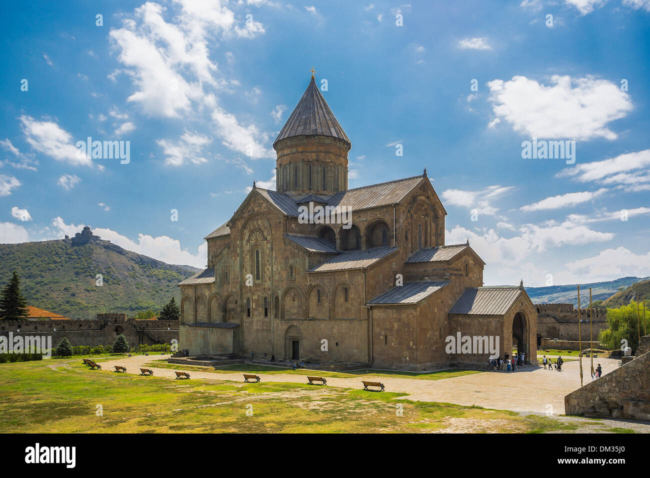 Eredità di Mondo Mtskheta architettura chiesa cattedrale ingresso Georgia Caucaso Eurasia storia locale storico san Foto Stock