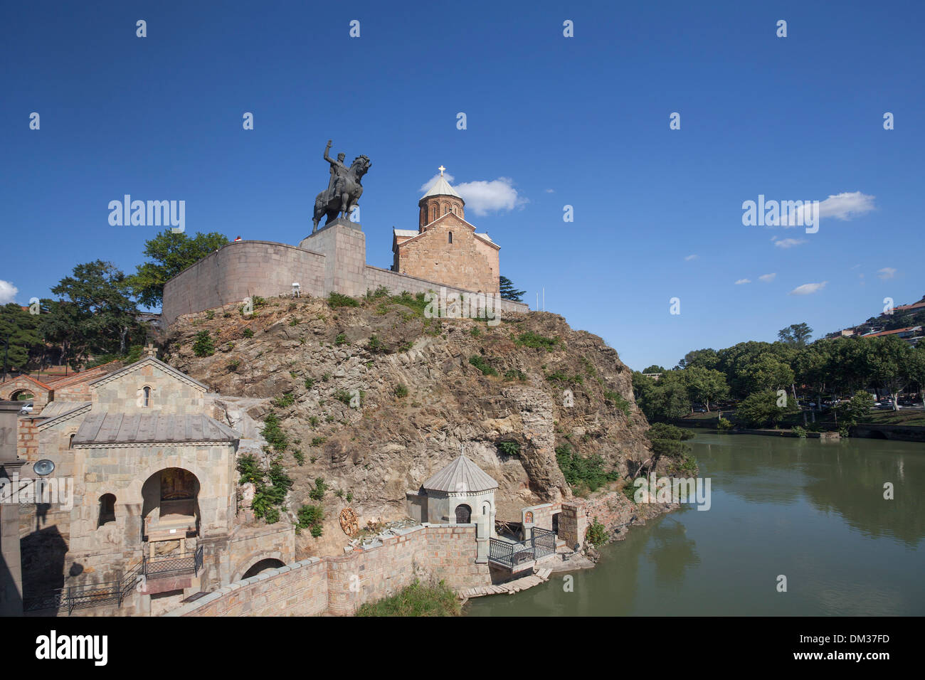 Gorgasi Metehi Metekhi Tbilisi architettura Vahtan Downtown Georgia Caucaso Eurasia hill storia chiesa storica del paesaggio Foto Stock