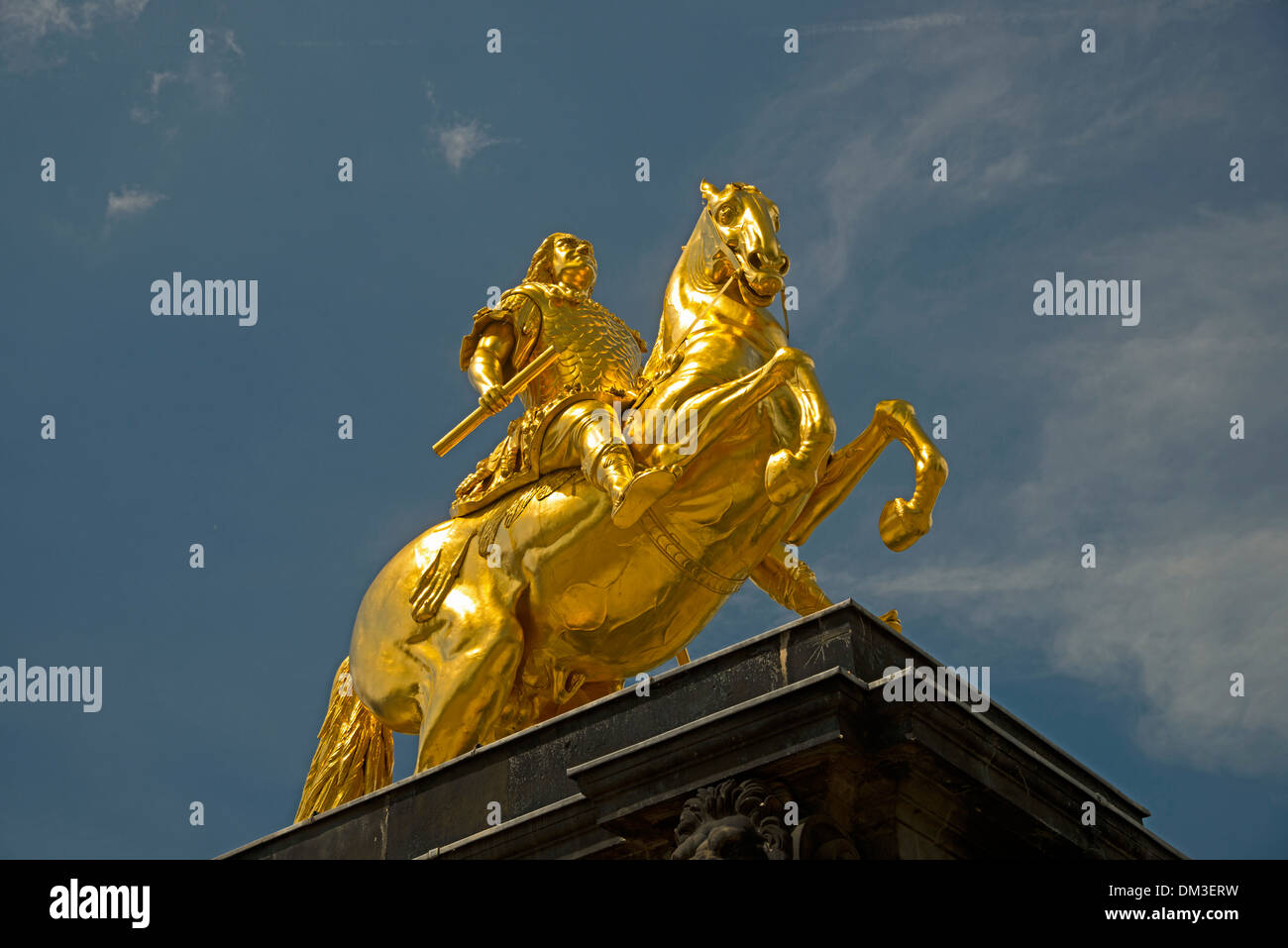 Agosto forte monumento Tedesco Dresden Germania Europa figura libero stato storia golden righello re storico arte monarchia nessuno Foto Stock