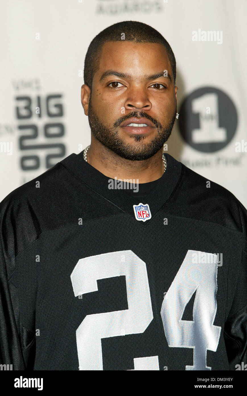 Il 4 dicembre, 2002 - Los Angeles, CALIFORNIA, STATI UNITI - Ice Cube -..VH1 Grande nel 2002 Awards - tenutosi presso il .GRAND OLYMPIC AUDITORIUM .A LOS ANGELES, CA -. FITZROY BARRETT / 12-4-2002 - K27606FB - (D)(Immagine di credito: © Globo foto/ZUMAPRESS.com) Foto Stock