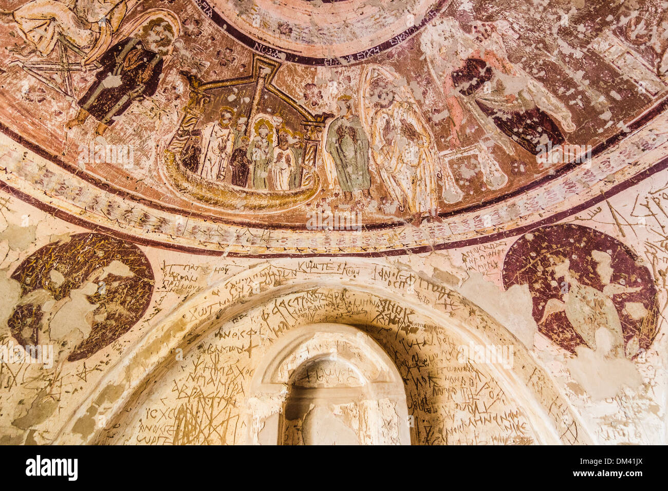 Scena biblica murale sul soffitto a volta del tetto della Cappella della Pace presso la necropoli di Bagawat. Kharga, Egitto Foto Stock