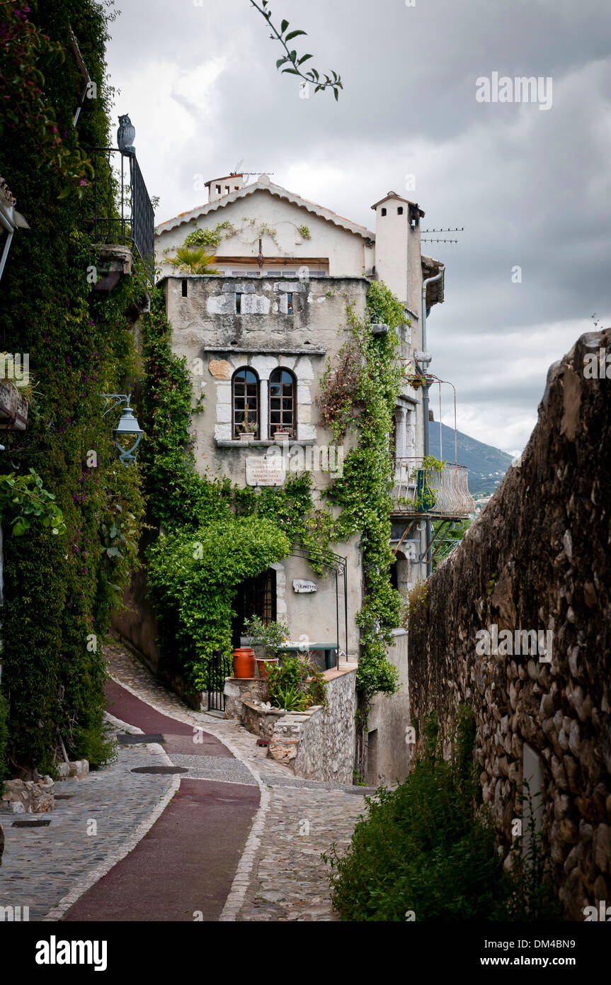 Splendido edificio in art village, Saint-Paul-de-Vence, Francia sudorientale, Riviera Francese, Europa Foto Stock