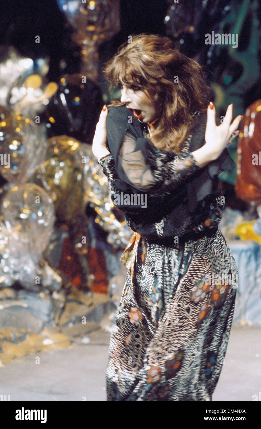 KATE BUSH inglese cantante pop eseguire 'Wuthering Heights' nel 1978 Foto Stock