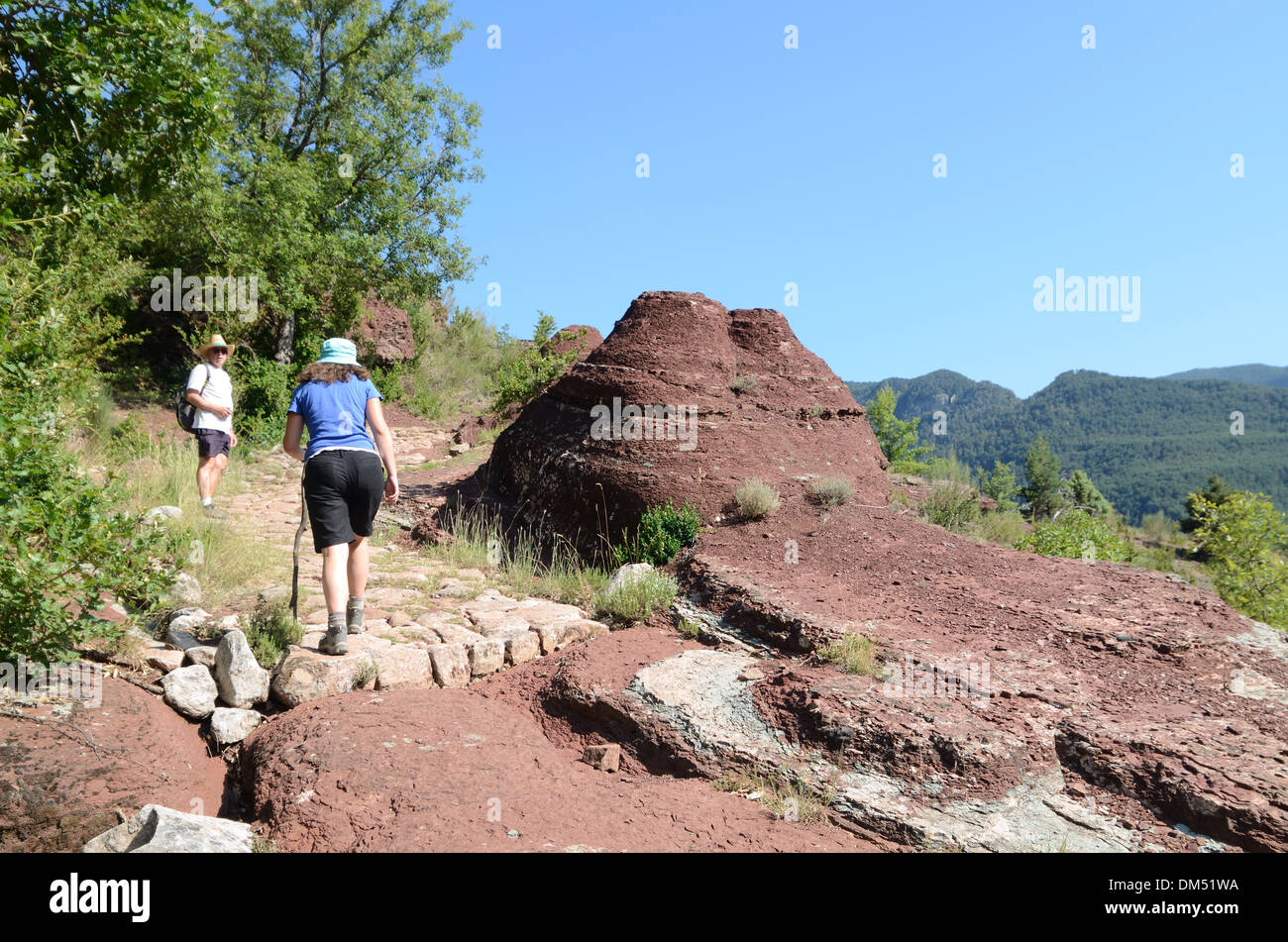 Passeggiate o per escursionisti sulla lunga distanza sentiero o il sentiero escursionistico Daluis Gorge Haut-Var Alpes-Maritimes Francia Foto Stock