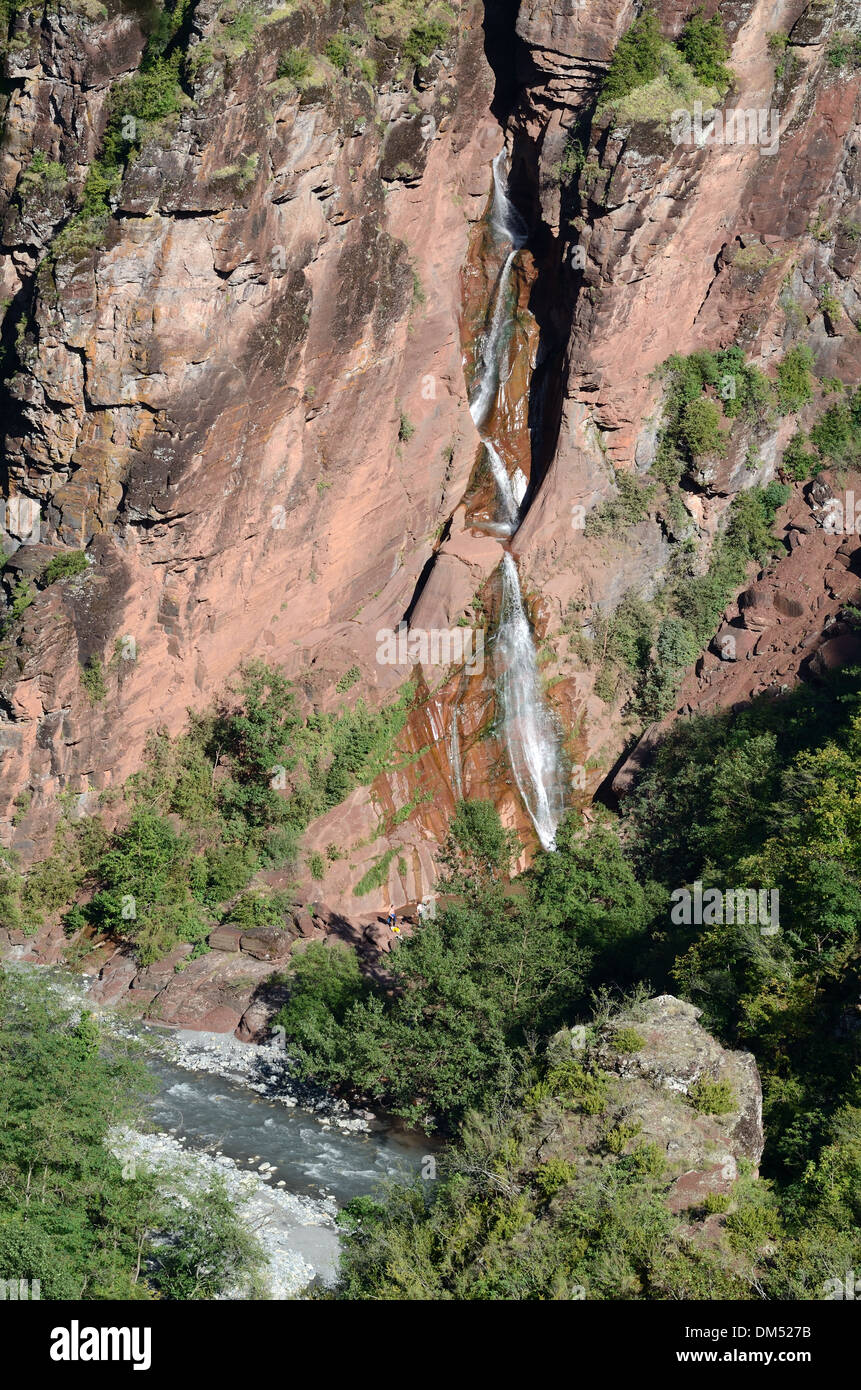 Amen cascata Daluis gola o Canyon e scogliere di alto Var River Valley Haut-Var Alpes-Maritimes Francia Foto Stock