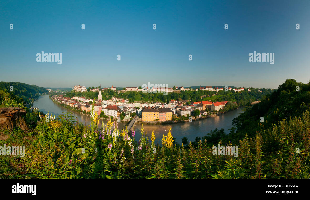 Germania Baviera Germania Burghausen Altötting house home la costruzione dell'edificio storico di Burghausen castello della città vecchia Foto Stock