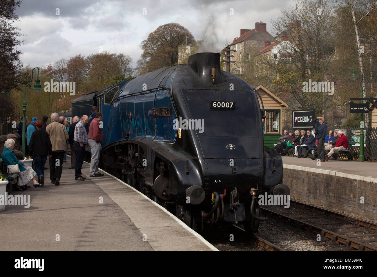 Sir Nigel Gresley motore a vapore a Pickering stazione ferroviaria Foto Stock