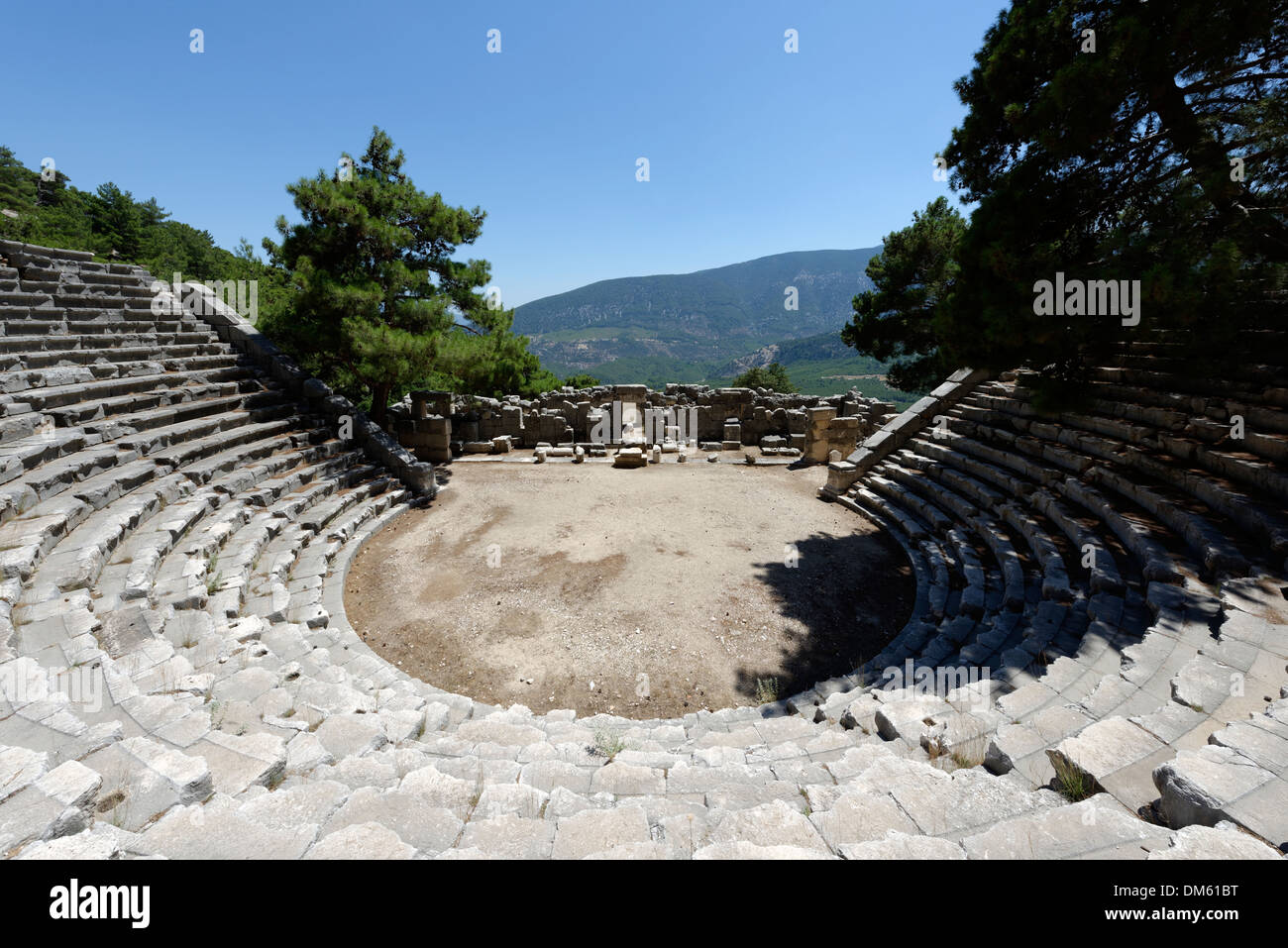 Il Greco antico in stile Teatro ellenistico al Lycian città di Arykanda, nella provincia di Antalya del sud della Turchia. Foto Stock