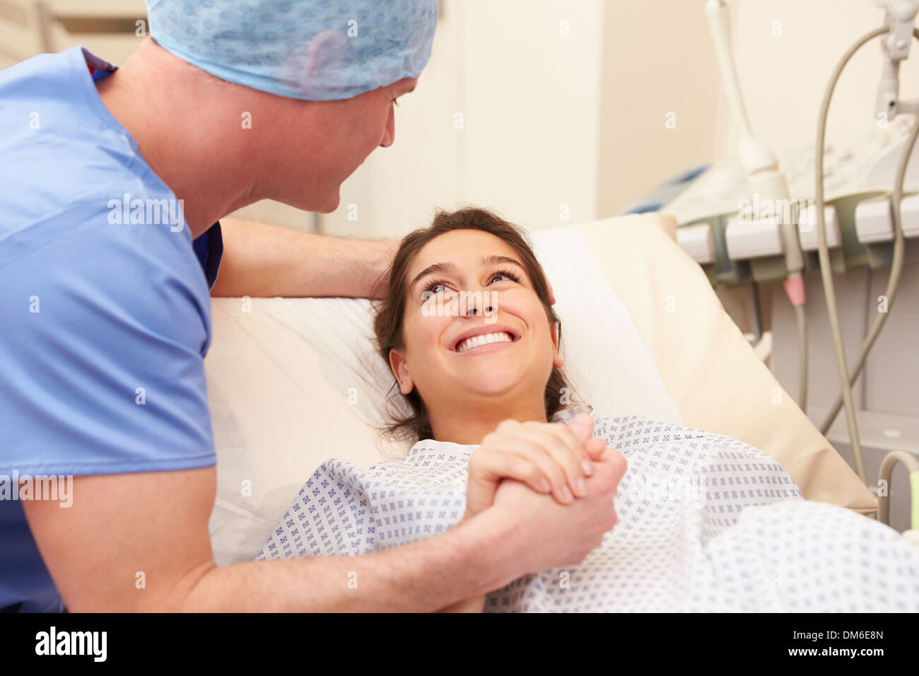 Marito Moglie di supporto attraverso il trattamento di IVF Foto Stock