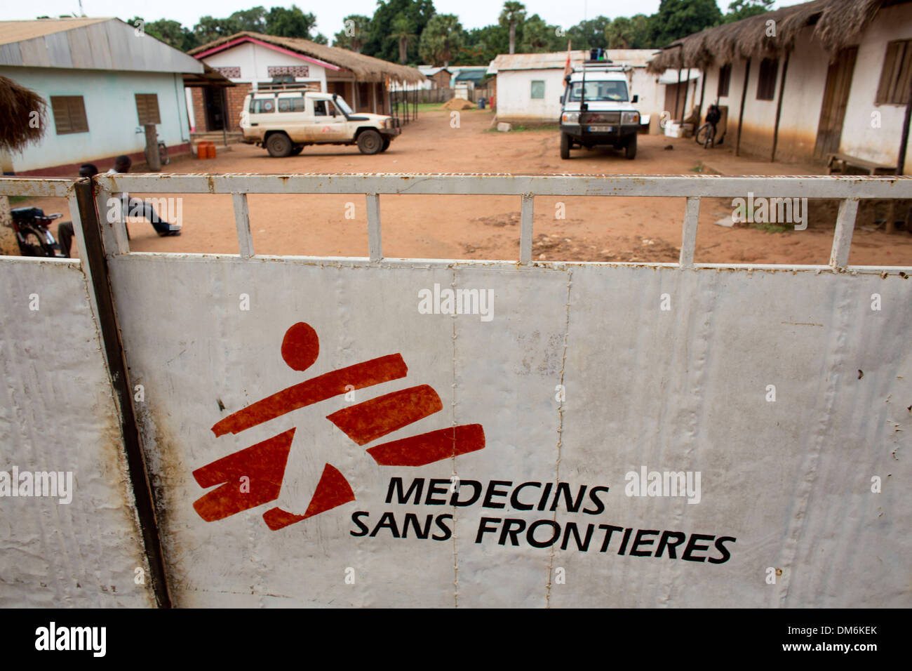 Nessun segno di armi sul gate di MSF spagna ospedale in batangafo nella Repubblica centrale africana Foto Stock