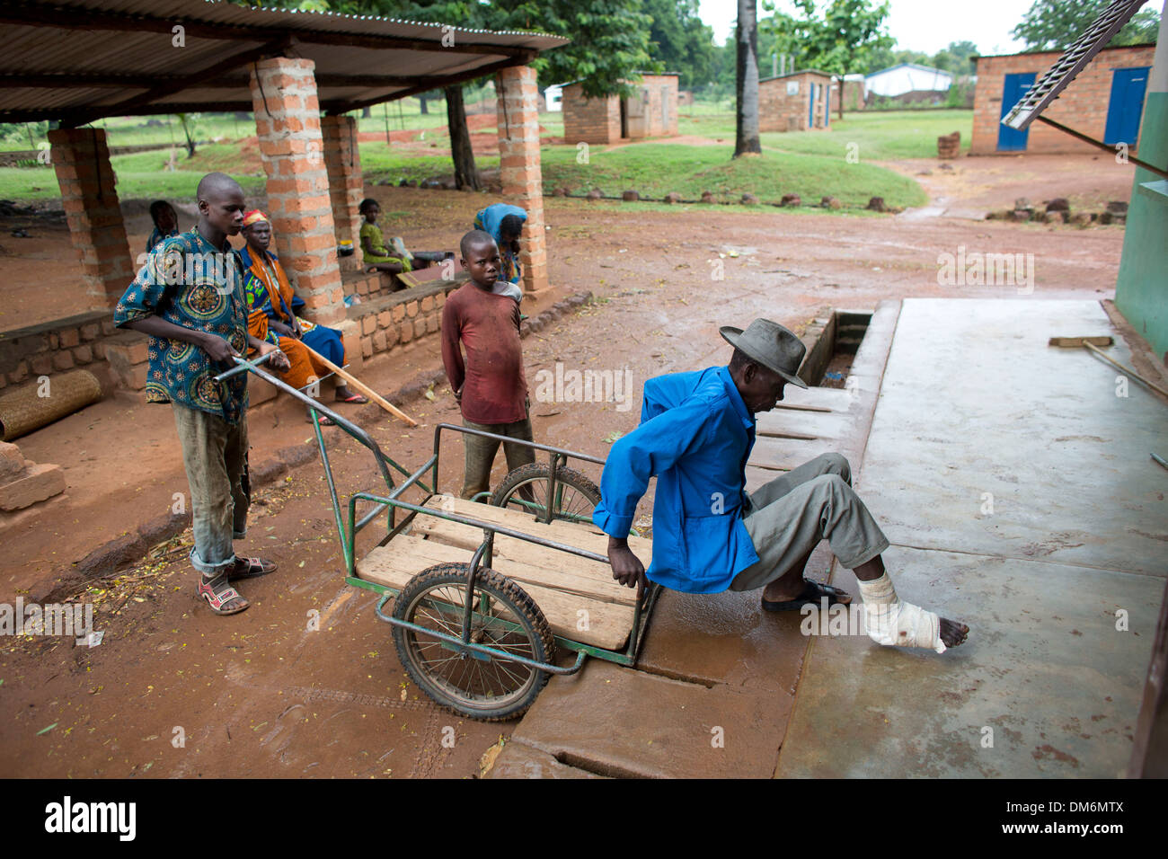 I pazienti malati in ospedale di MSF in Repubblica centrafricana Foto Stock