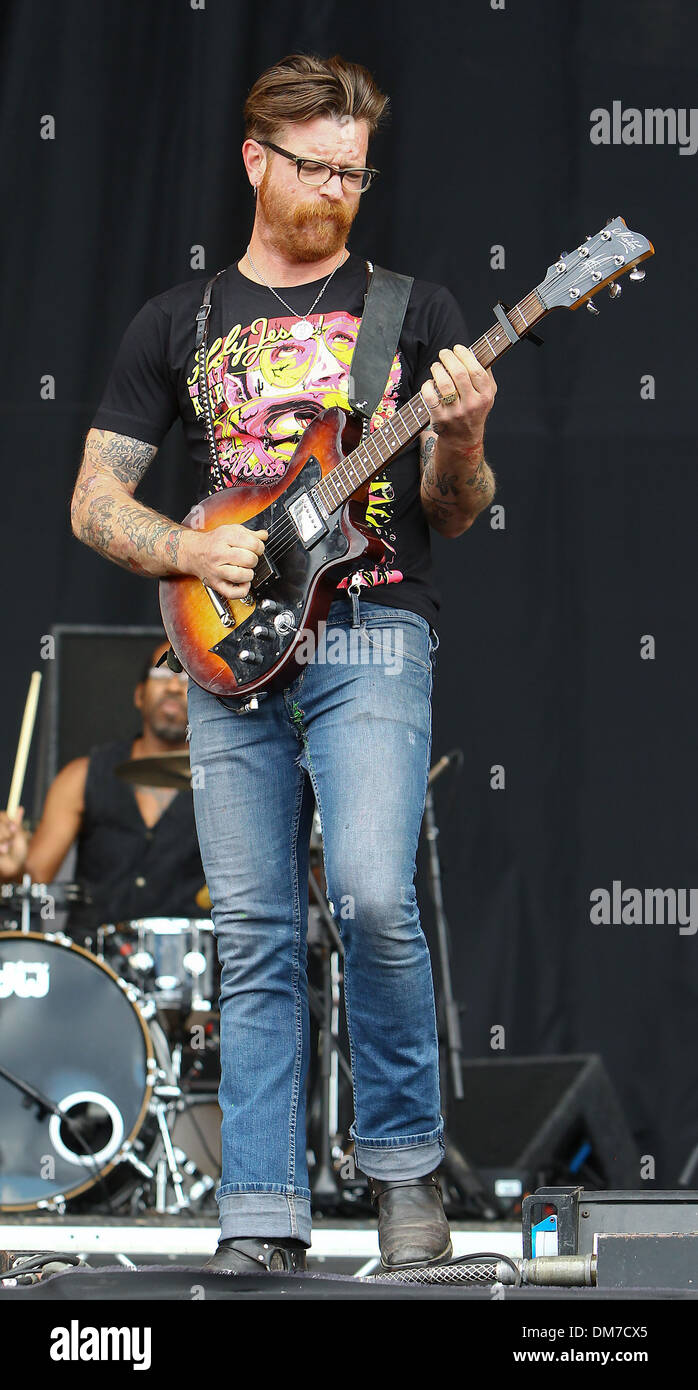 Jesse Hughes della Eagles of Death Metal Festival della lettura 2012 - Prestazioni - Giorno tre lettura Inghilterra - 26.08.12 Foto Stock