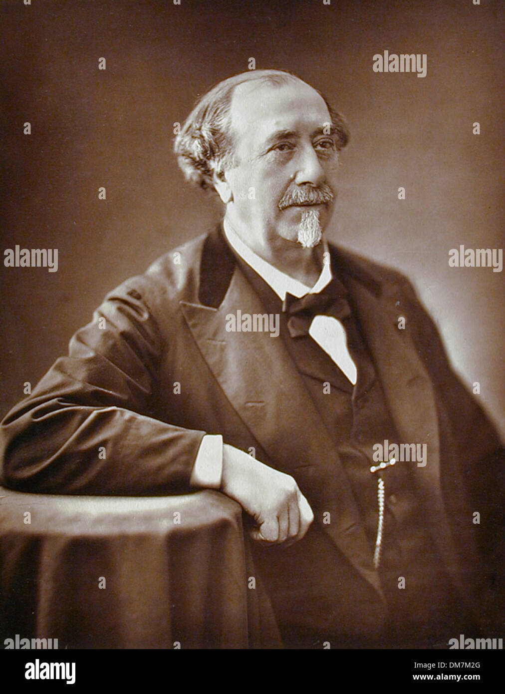 Louis Figuier, scrittore e divulgatore scientifico francese, è raffigurato in questo ritratto. Il suo lavoro nel rendere le conoscenze scientifiche accessibili al pubblico durante il XIX secolo si riflette nella sua eredità intellettuale. Foto Stock