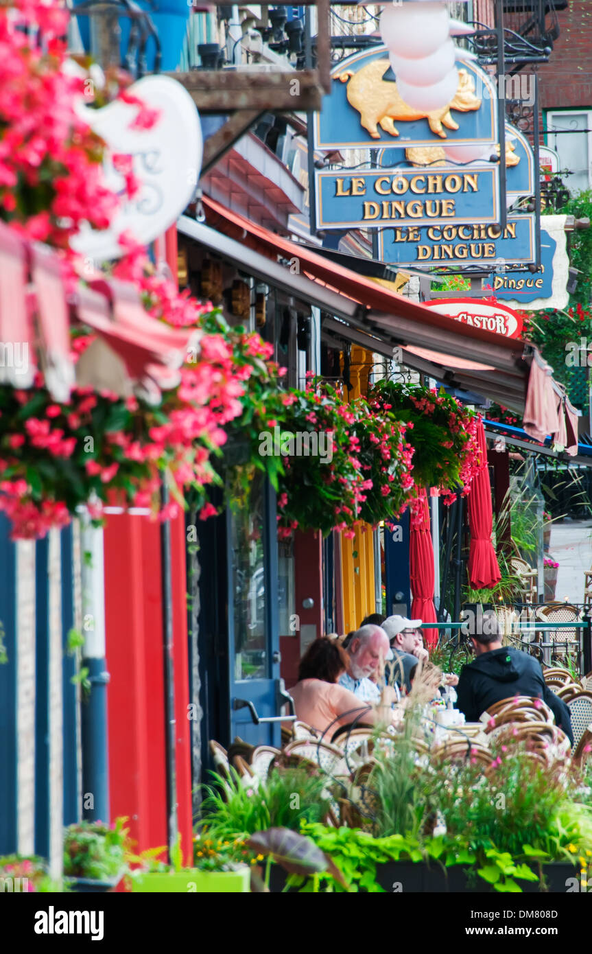 La terrazza del Cochon Dingue ristorante sul Boulevard Champlain nella vecchia città di Québec in Canada Foto Stock